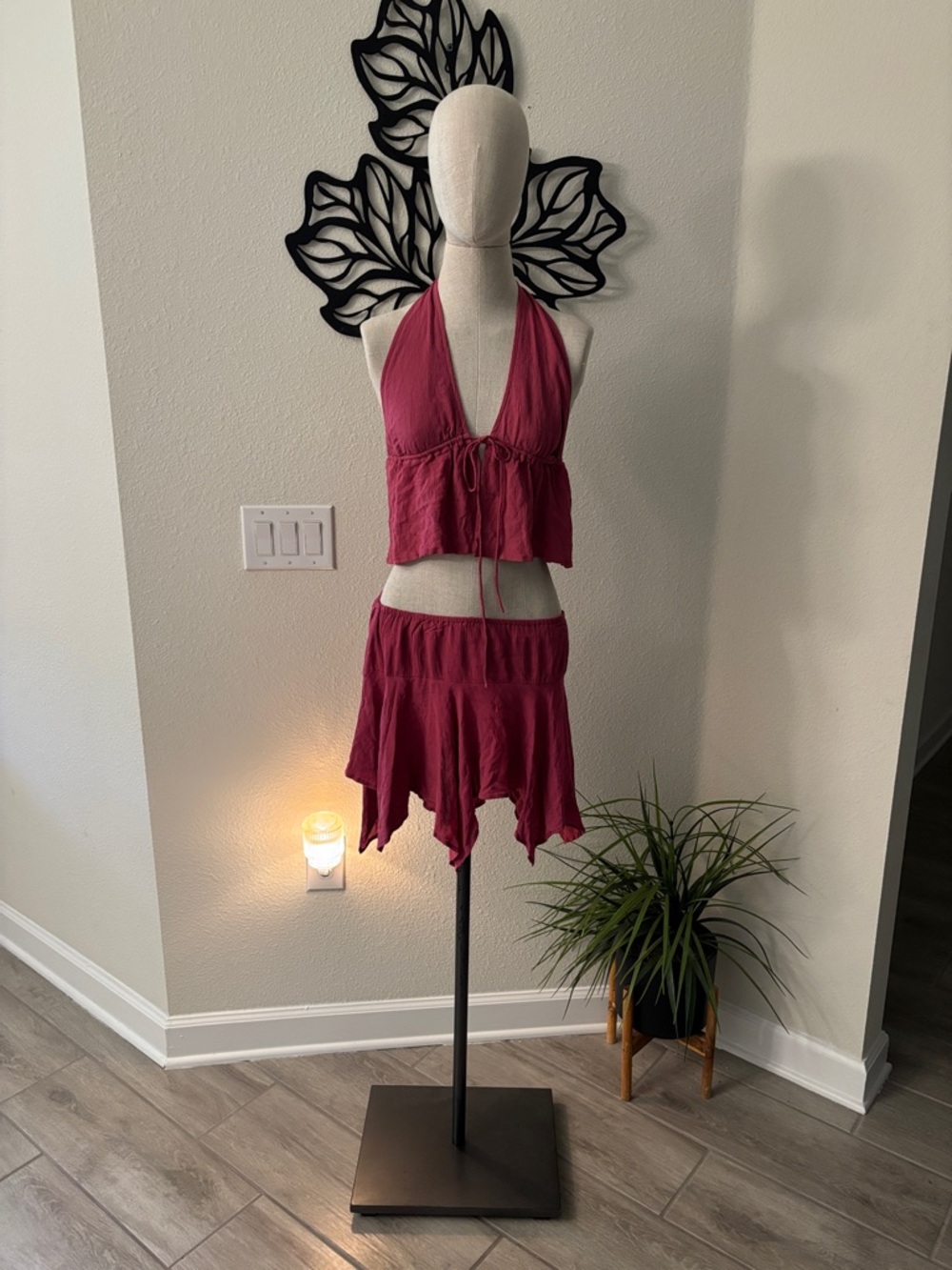 NWT: DOLLSKILL X MOTEL - TRALA HALTER TOP & DAKO MINI SKIRT SET